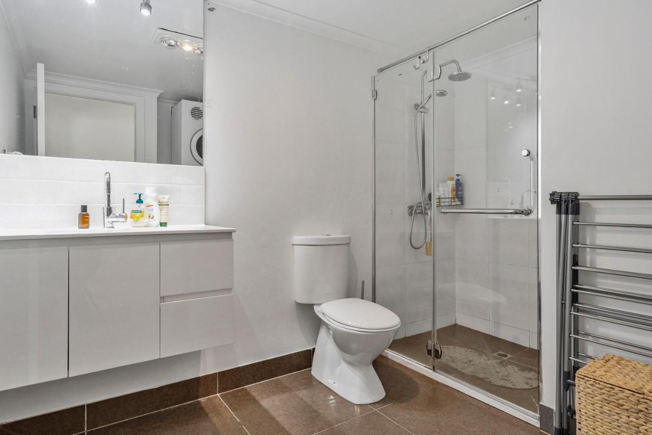 Apartment Modern, Footsteps To Salamanca